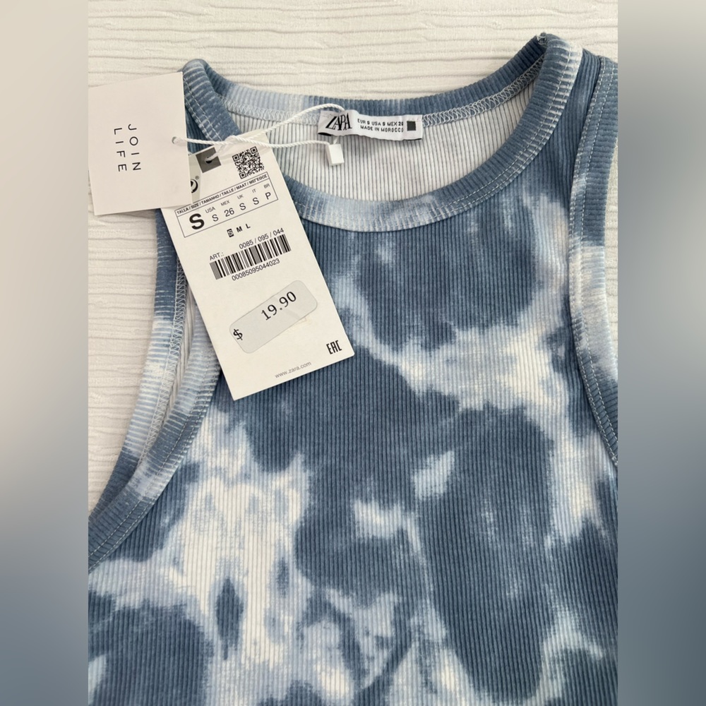 NWT ZARA’S CROPPED TOP
